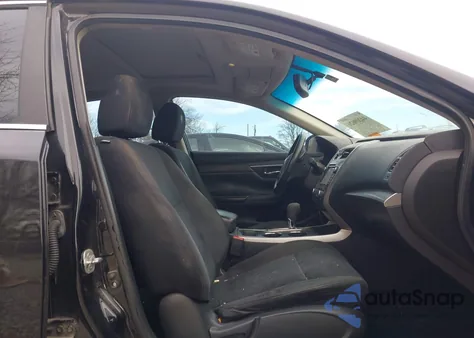 2015 Nissan Altima 2.5 Sv z USA, uszkodzony, nr VIN 1N4AL3AP3FC430871